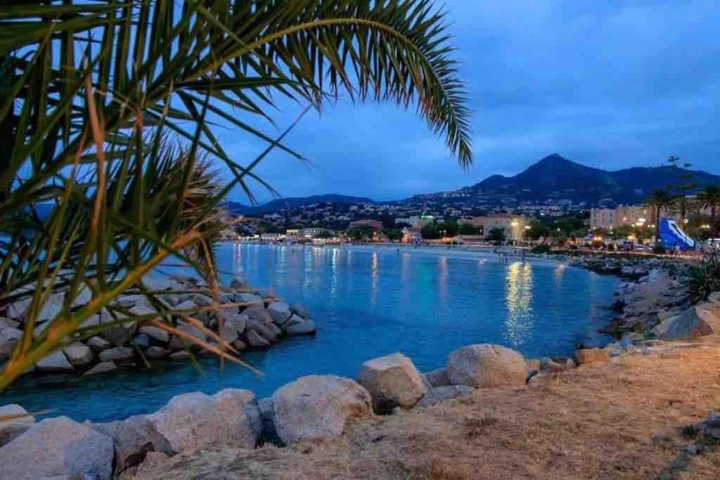 Joli Studio Tout Confort Proche Toutes Commodites Dans Residence Calme LʼÎle-Rousse المظهر الخارجي الصورة
