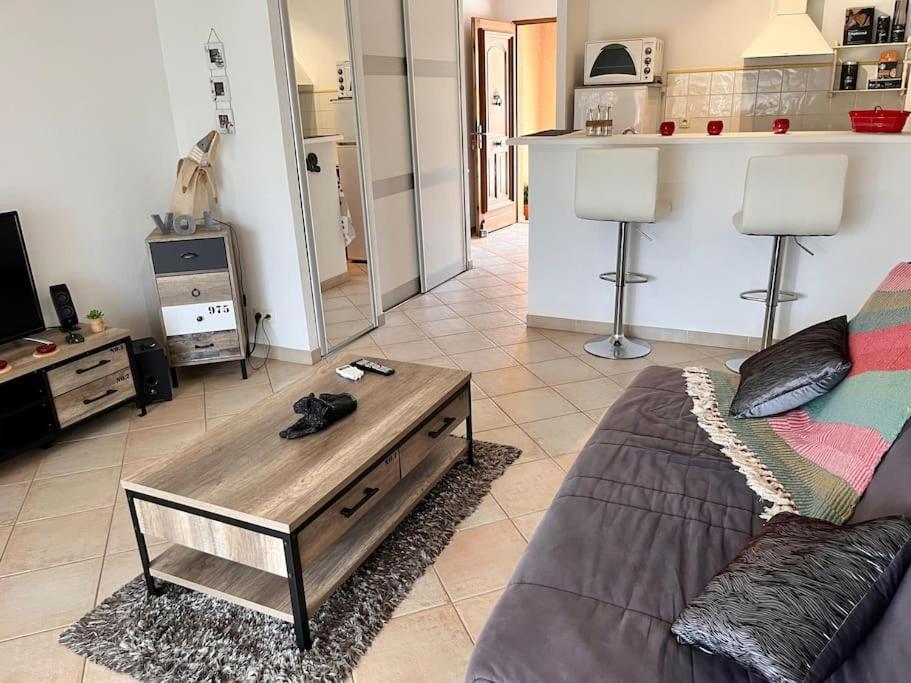 Joli Studio Tout Confort Proche Toutes Commodites Dans Residence Calme LʼÎle-Rousse المظهر الخارجي الصورة