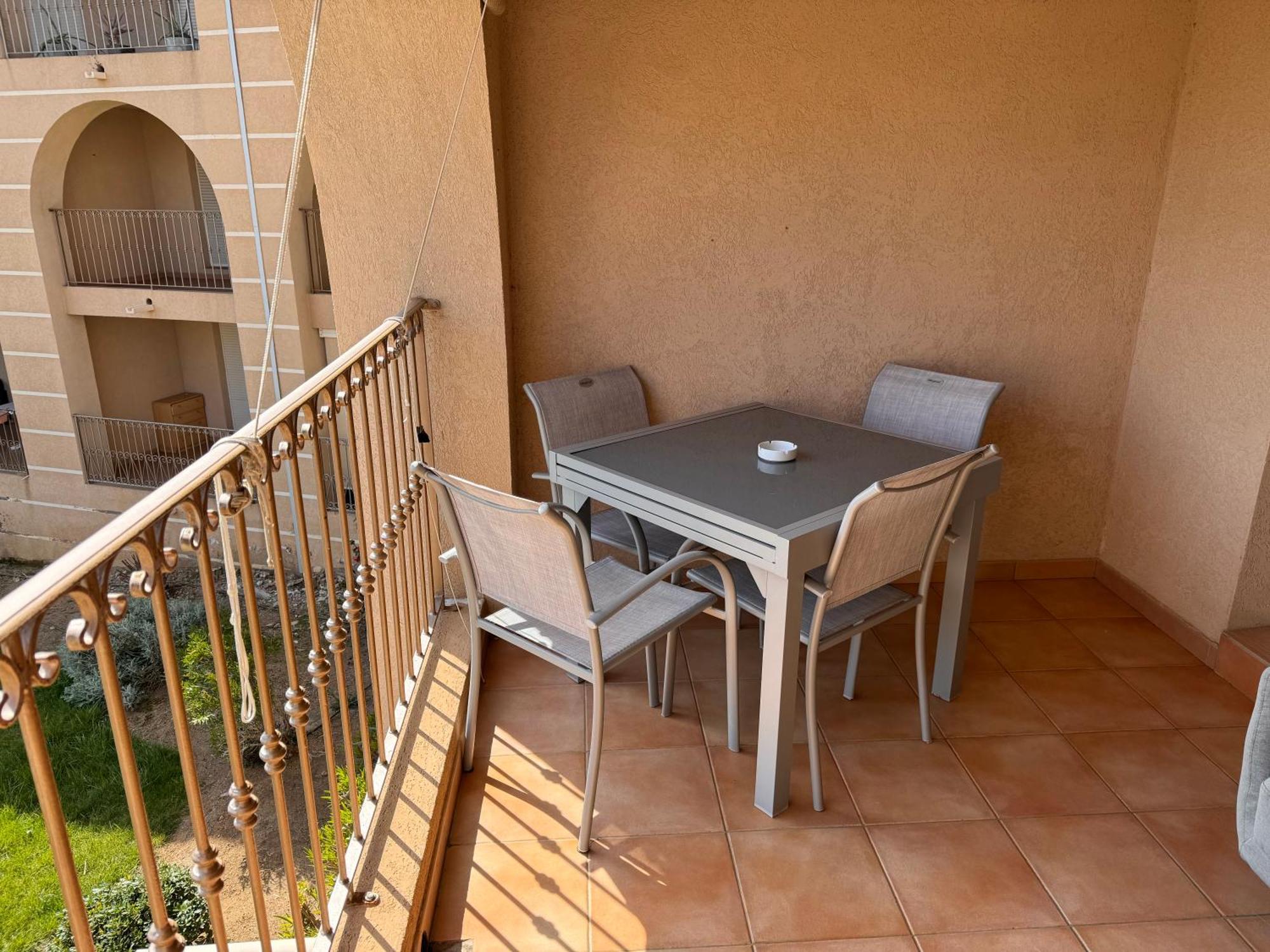 Joli Studio Tout Confort Proche Toutes Commodites Dans Residence Calme LʼÎle-Rousse المظهر الخارجي الصورة